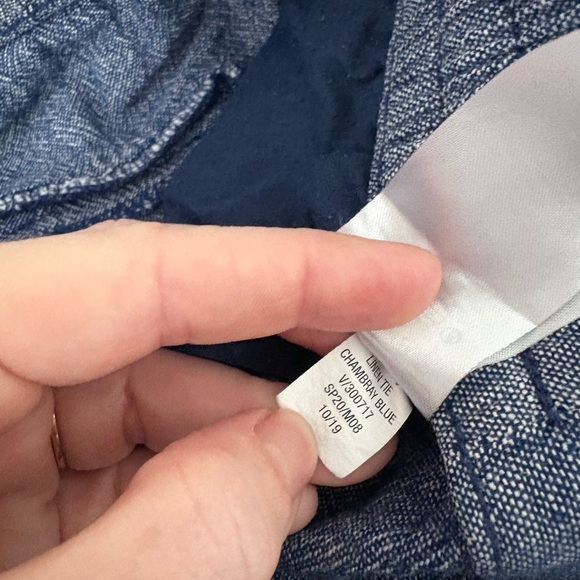 Old Navy Denim Blue Linen Shorts Size Medium - Picture 4 of 5